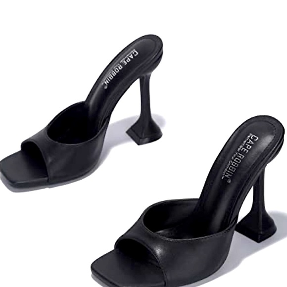 CAPE ROBBINS NWB. - Picture 2 of 8